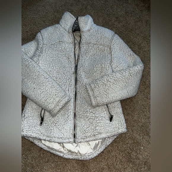 Sherpa jacket size medium - Picture 2 of 5